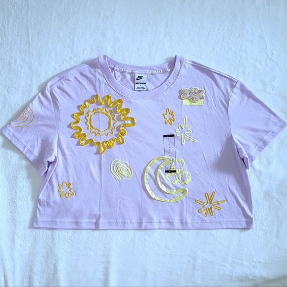 Nike Tops - Nike👟 U*Phoria Loose Fit Cropped Tee👕 - NWT